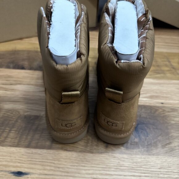 UGG womens NEW Classic Maxi Toggle boots 6 weatherproof cover - Picture 6 of 15